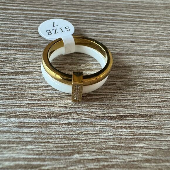 Gold and White Ring N830 - Picture 4 of 5